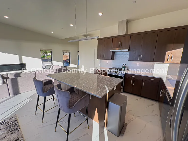 2670 Laurel Ave — Photo 11