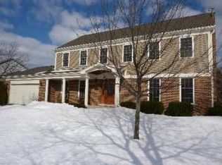 621 N Victoria Dr, Palatine, IL 60074