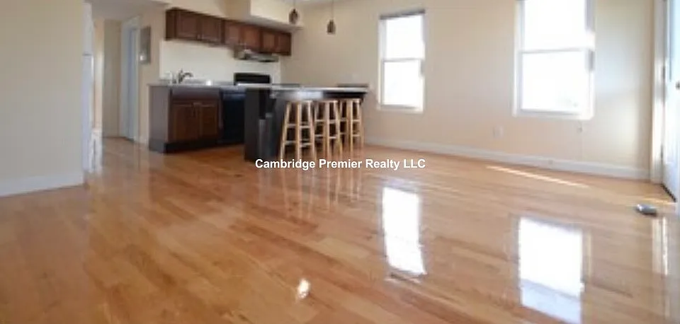 21-23 Weitz St #1