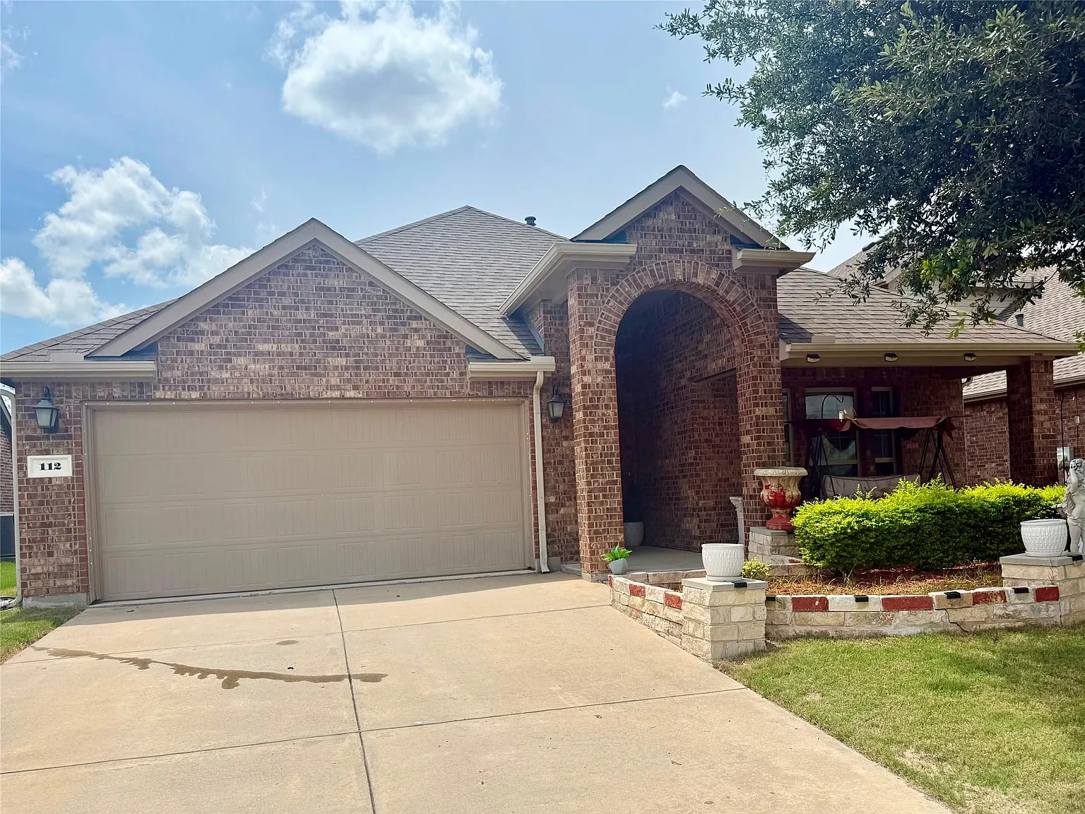 3 bed, 1866 sqft, $2,500 — Photo 2