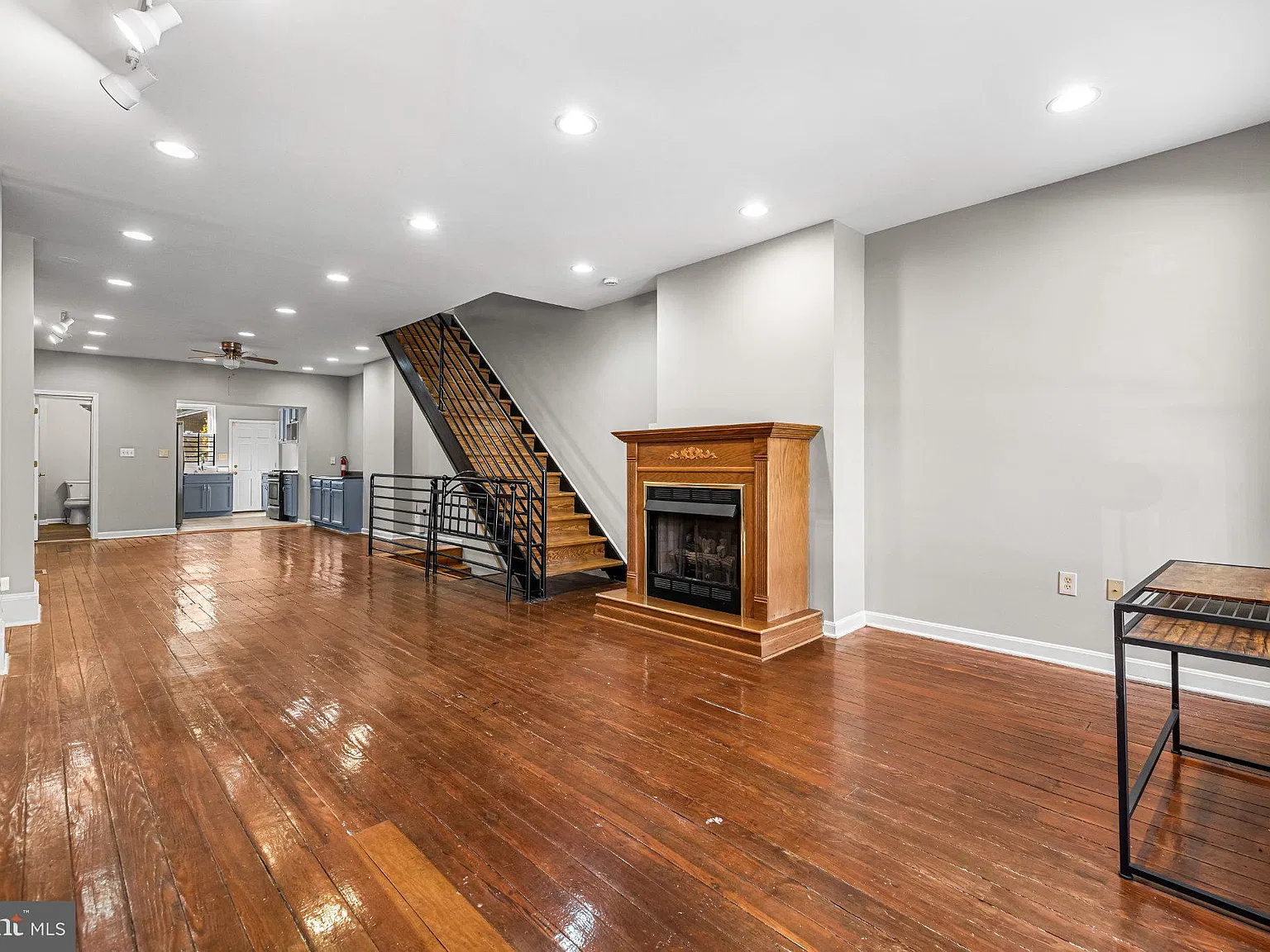 3 bed, 2.5 bath, 1800 sqft, $2,600 — Photo 4