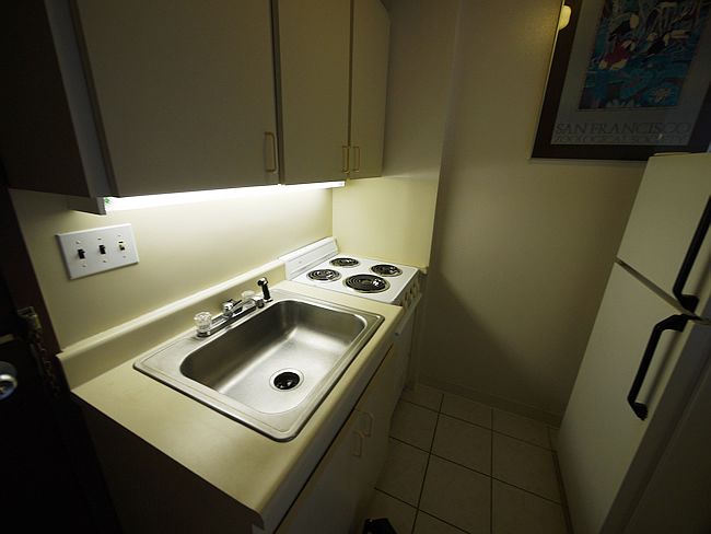 2nd image of 1560 Kanunu St Penthouse 1