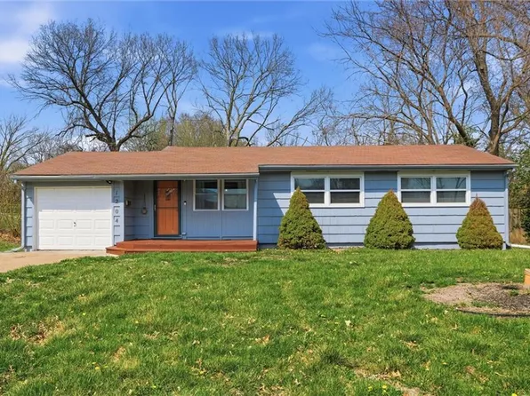 1204 NE 62nd St, Kansas City, MO 64118