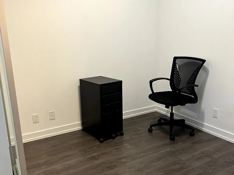 203 College St #1207 — Photo 5