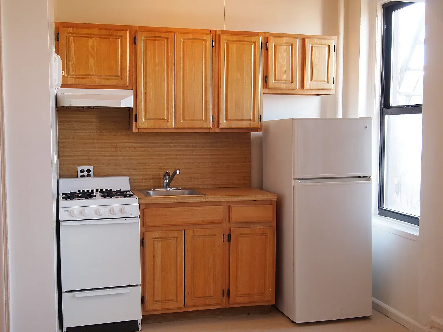 2438 Morris Avenue — Photo 1
