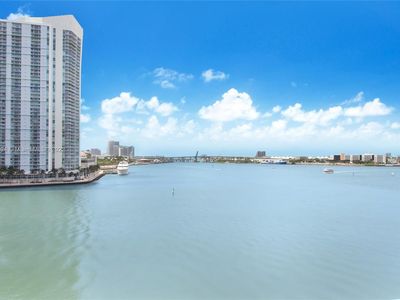 888 Brickell Key Dr APT 712, Miami, FL, 33131