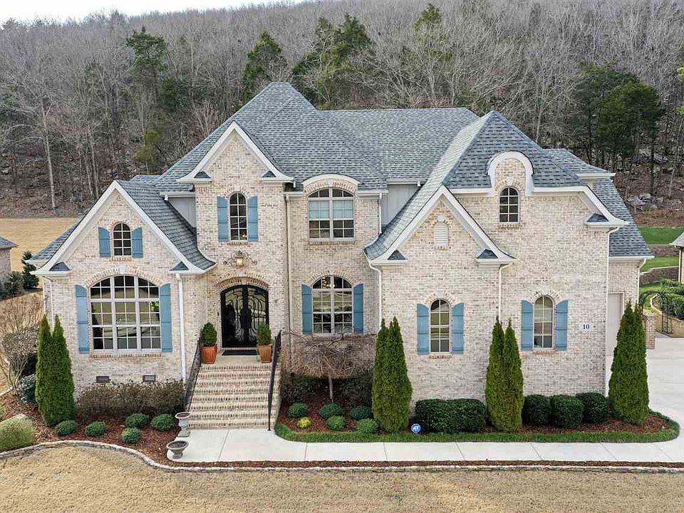 1st image of 10 Legacy Oaks Pl SE