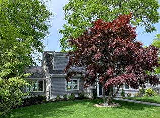 25 Fenway Rd, Branford, CT 06405