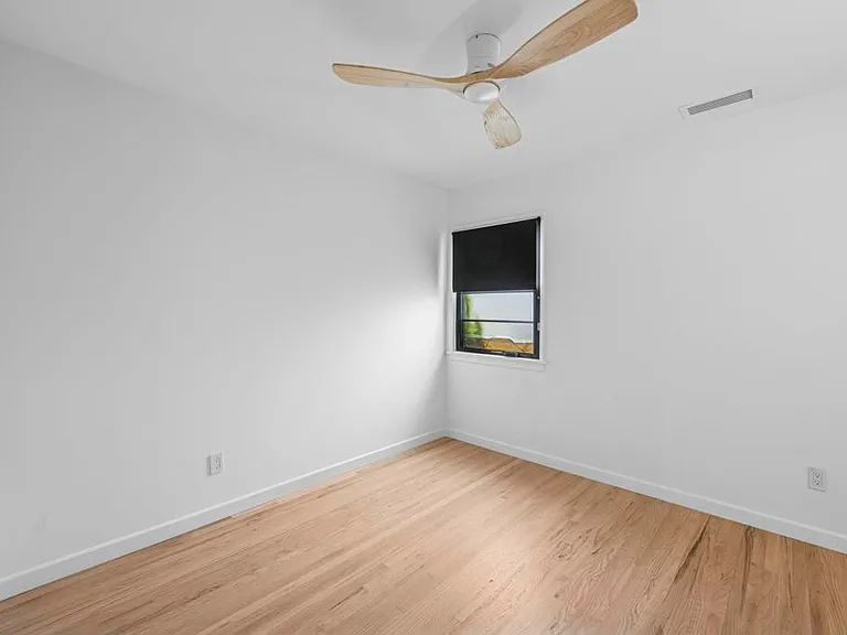 1061 Buena Vista Way — Photo 24