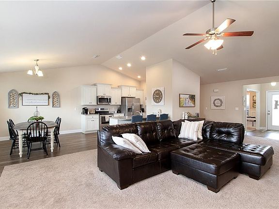 3rd image of 2216 Taylor Pointe Blvd