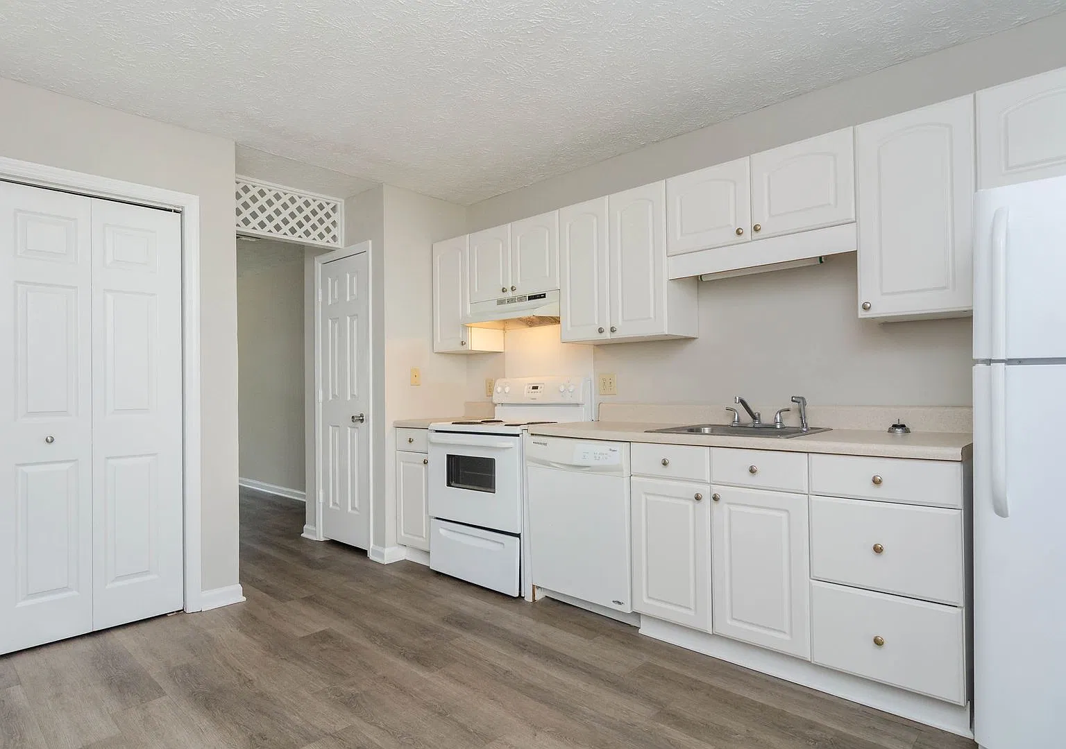 407 Lennon Drive — Photo 4