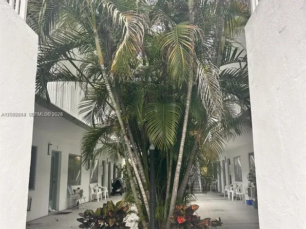 7945 Carlyle Ave APT 4, Miami Beach, FL 33141