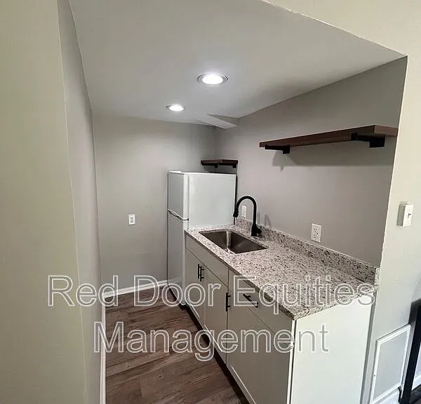 123 N Broad St #303 — Photo 1