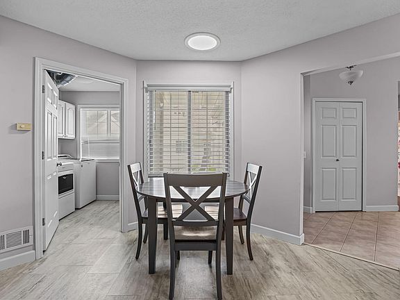 5th image of 9300 Prairieview Trl N
