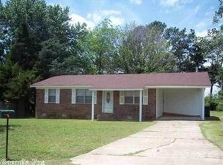 302 S Holly St, Beebe, AR 72012