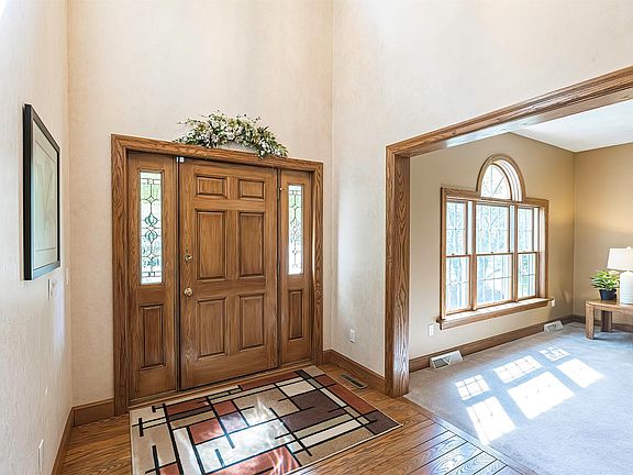 5th image of 5908 Beacon Hill Ln