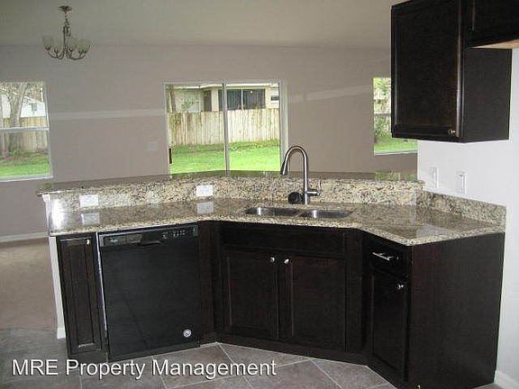 3rd image of 304 Woods Landing Dr