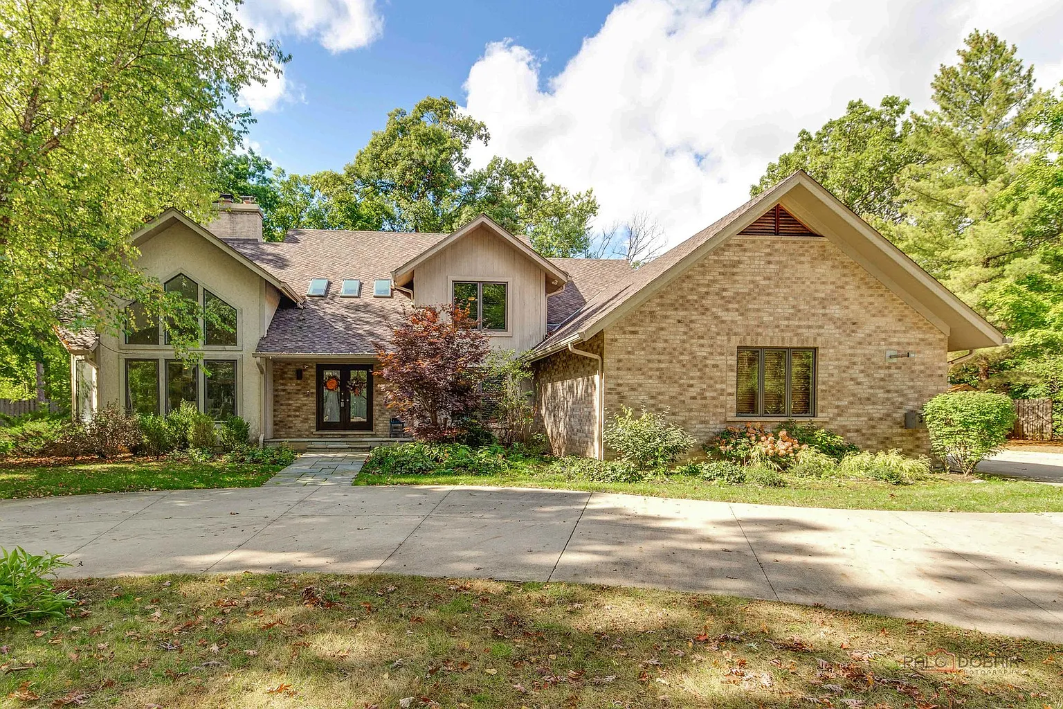 1830 Robinwood Ln photo 1