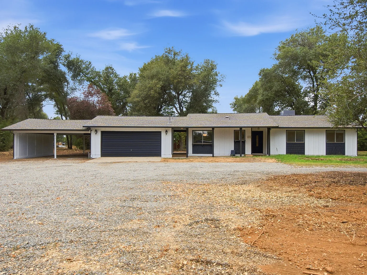 3 bed, 1280 sqft, $2,400 — Photo 3