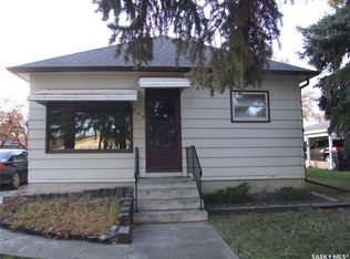 206 1st St W, Leader, SK S0N1H0