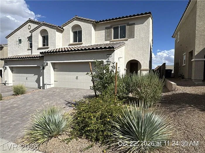 3 bed, 2.5 bath, 1286 sqft, $2,037 — Photo 2