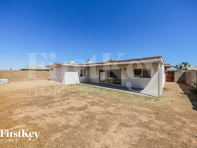 4855 W North Ln — Photo 15