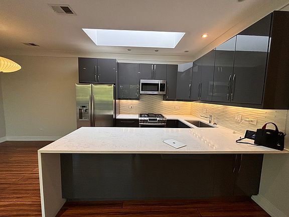4th image of 4003 S Calumet Ave #3