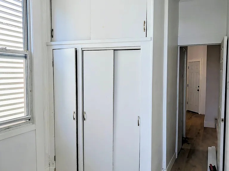 1861 Gates Ave #2R — Photo 5