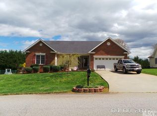 1815 Pipers Ridge Cir NW, Conover, NC 28613