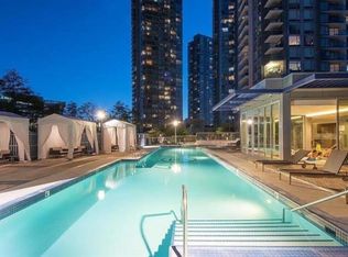 13750 100th Ave #901, Surrey, BC V3T0L3