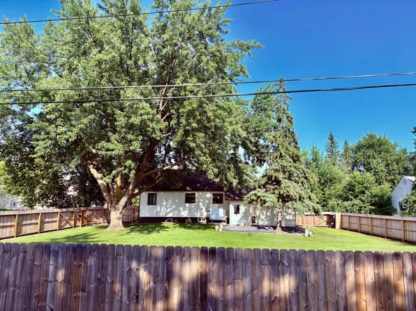 121 5th Ave NW, Baudette, MN 56623