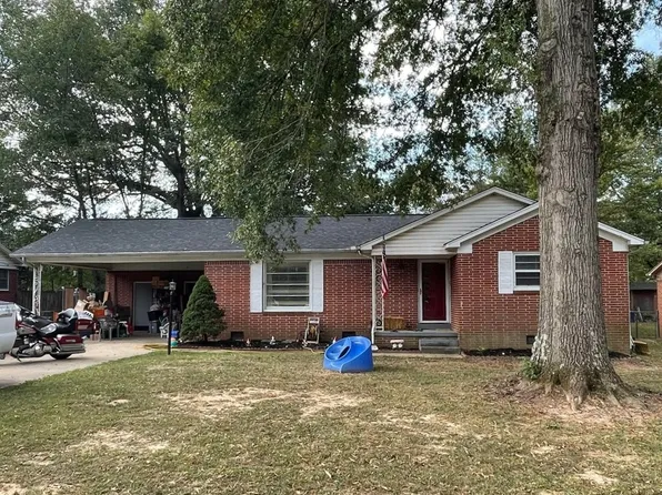 1296 Bradford Dr, Humboldt, TN 38343