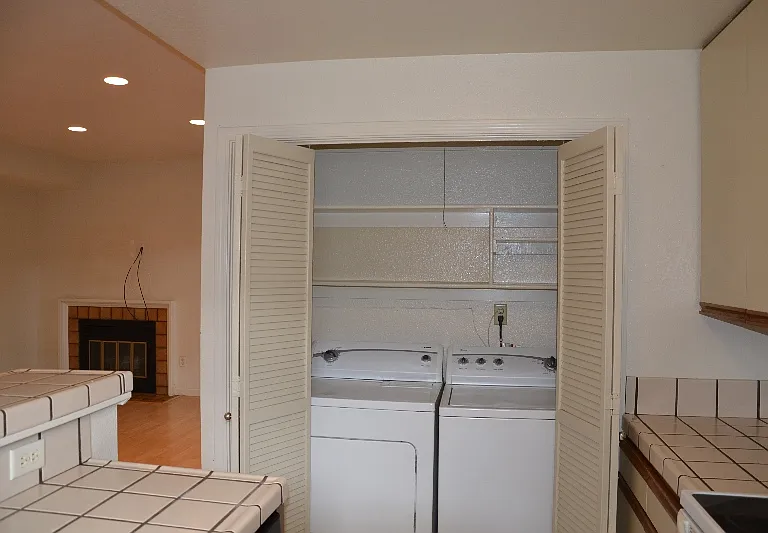 1420 Foothill Meadows Ct — Photo 9