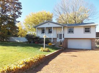 1195 Idlewood Dr, Mogadore, OH 44260