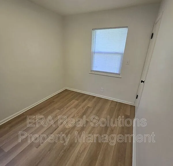 432 Catherine St — Photo 13