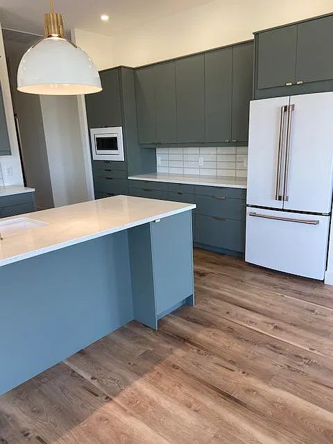 4 bed, 2.5 bath, 2430 sqft, $3,300 — Photo 4