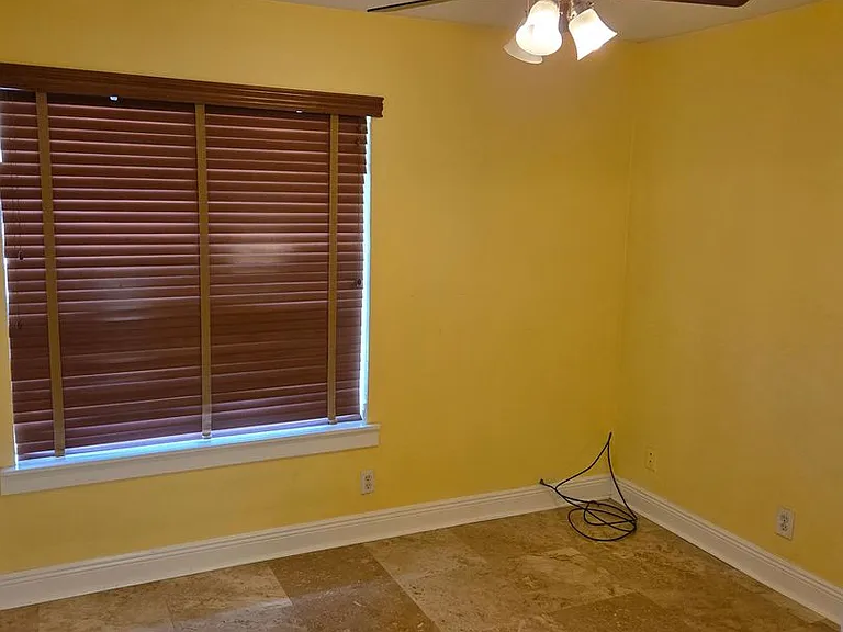 266 Orienta Point — Photo 17
