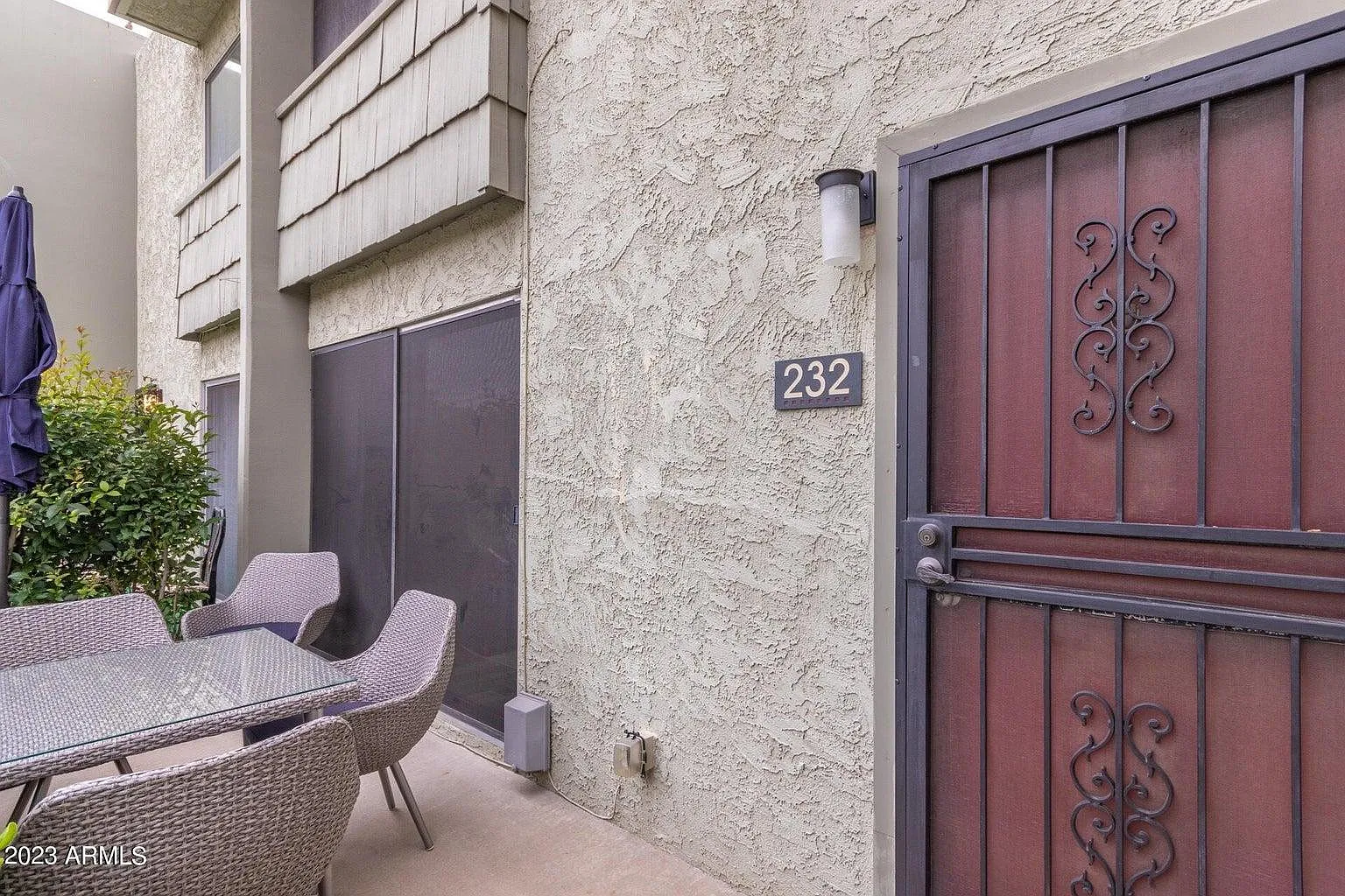 2 bed, 1.5 bath, 986 sqft, $2,000 — Photo 2