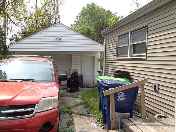 2nd image of 2957 Johns Dr