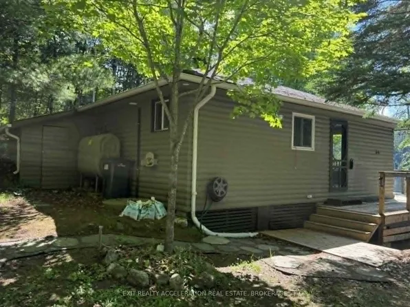 1023 Wakamaka Ln, North Frontenac, ON K0H 1K0