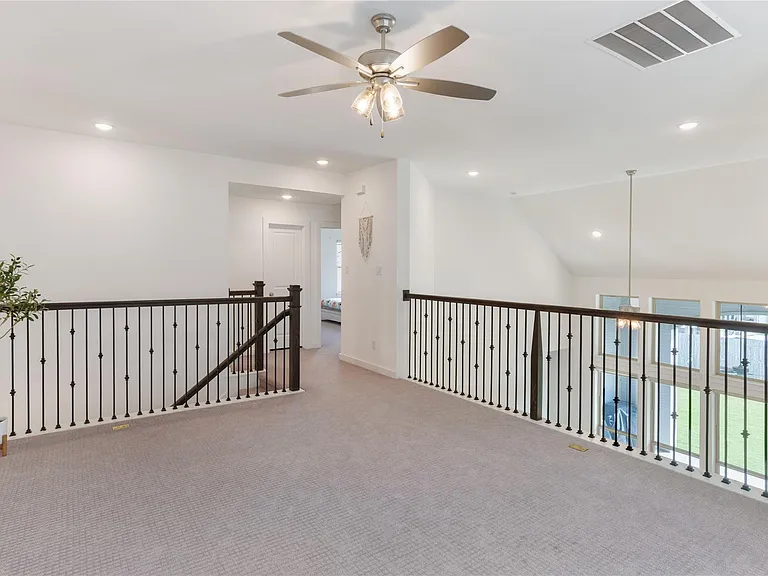228 Lotti Ln — Photo 29