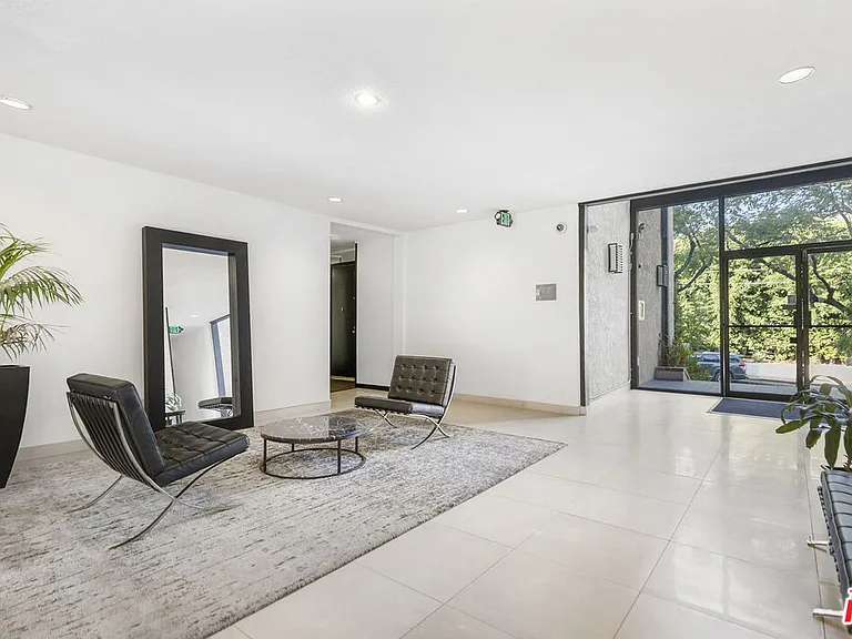 8960 Cynthia St #116 — Photo 4