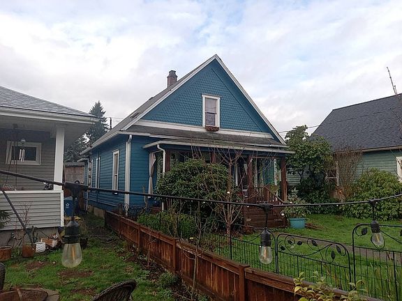 3rd image of 230 S Ferry Ave