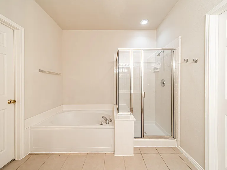 6870 Winston Dr — Photo 42