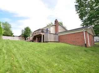 104 Country Club Dr SW, Leesburg, VA 20175