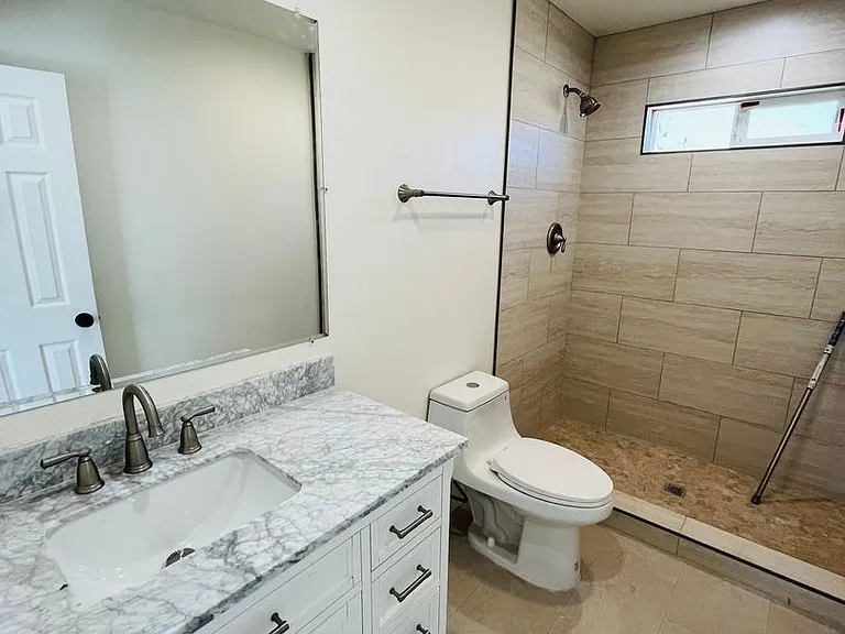 207 W Main St — Photo 4