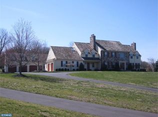 14 Avondale Dr, Newtown, PA 18940