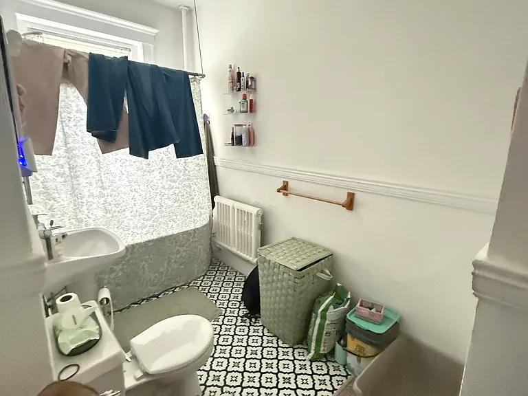193 Strathmore Rd #4 — Photo 7