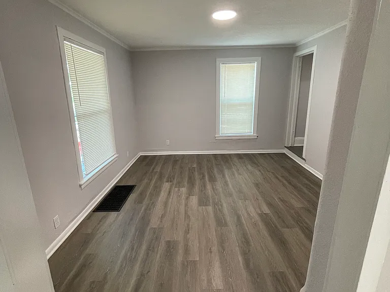1601 Oakley Ave — Photo 13