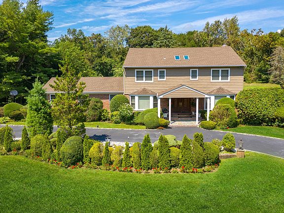 3rd image of 12 Linden Ln
